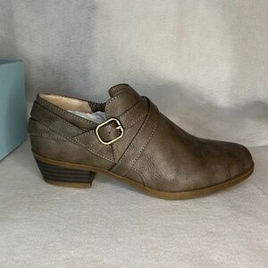 NEW Life Stride Velocity 2.0 Adley Shootie, Taupe, 6.5 M